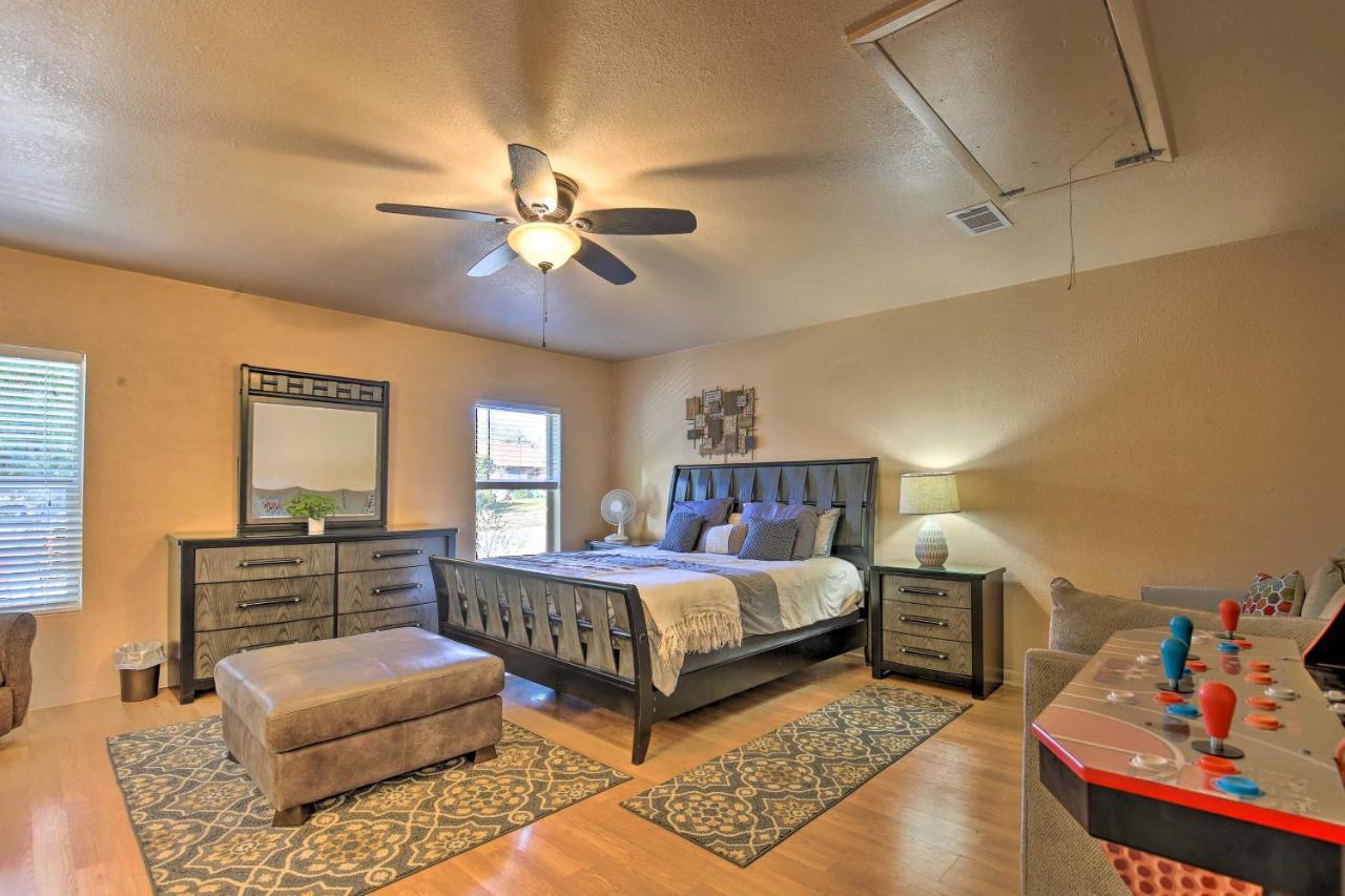 San Antonio Oasis With Hot Tub, Pool And Outdoor Bar! Βίλα Εξωτερικό φωτογραφία