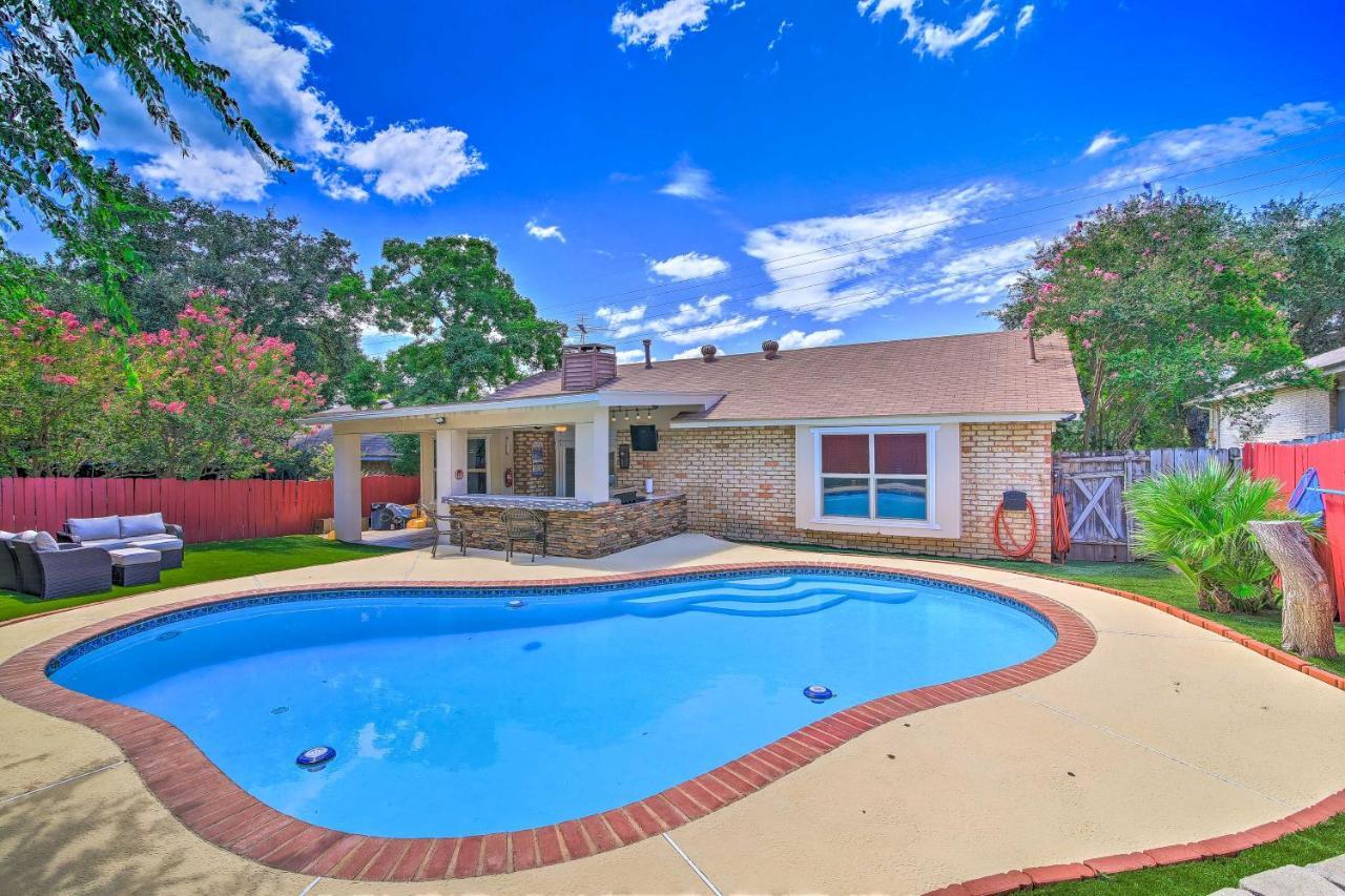 San Antonio Oasis With Hot Tub, Pool And Outdoor Bar! Βίλα Εξωτερικό φωτογραφία