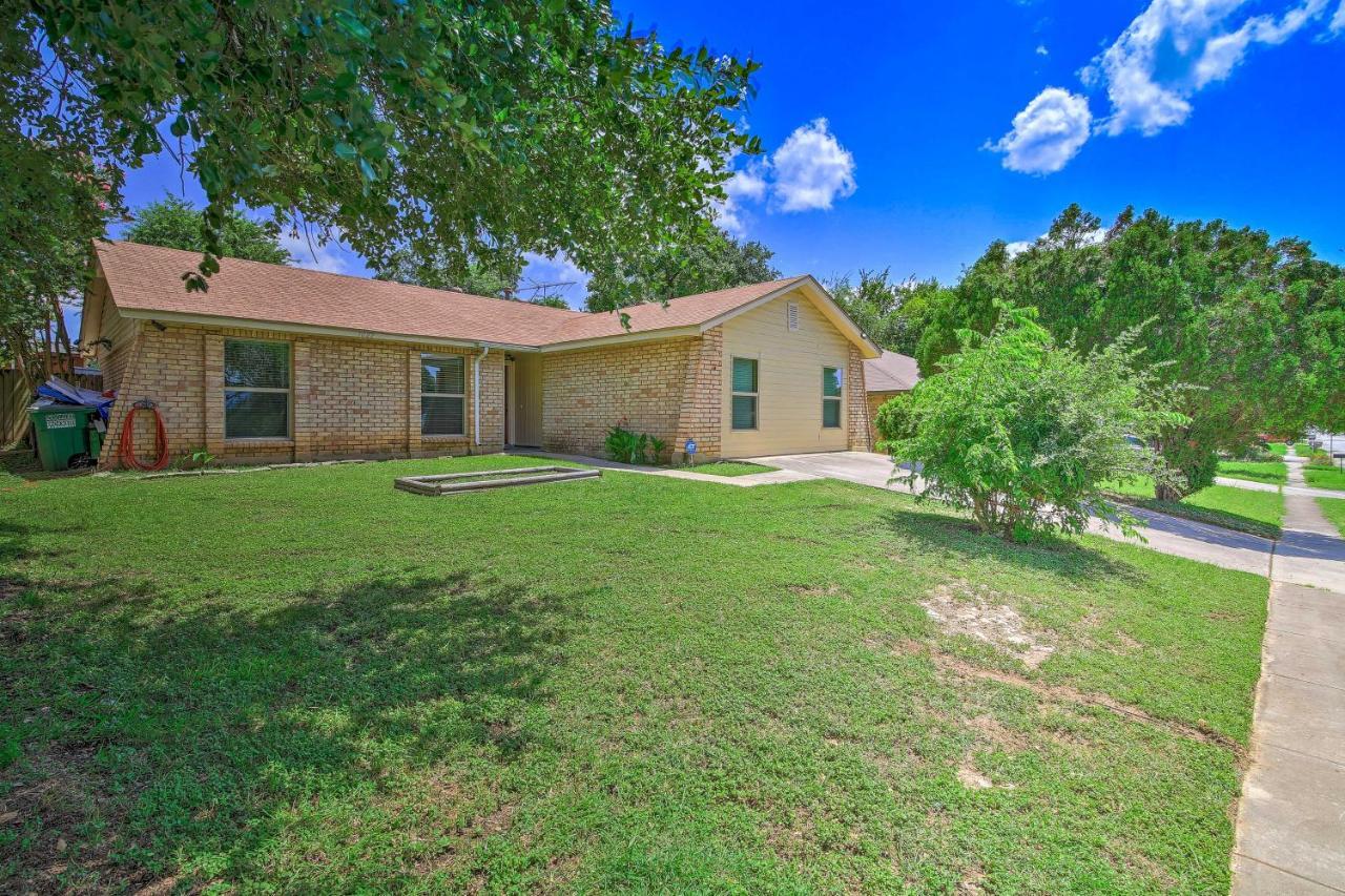 San Antonio Oasis With Hot Tub, Pool And Outdoor Bar! Βίλα Εξωτερικό φωτογραφία