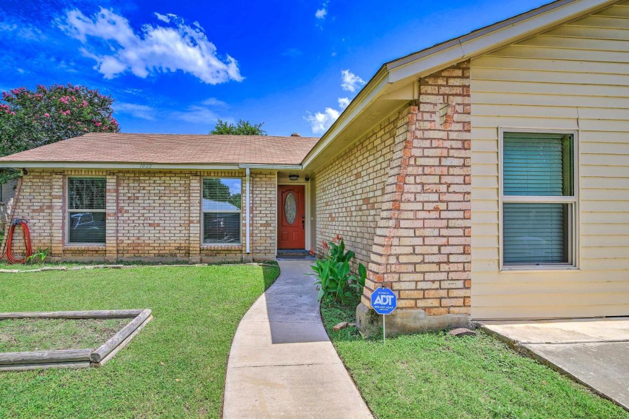 San Antonio Oasis With Hot Tub, Pool And Outdoor Bar! Βίλα Εξωτερικό φωτογραφία